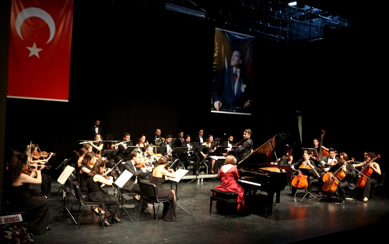 Bursa'da muhteşem konser 1 nilufer oda orkestrasindan muhtesem konser 03b0761