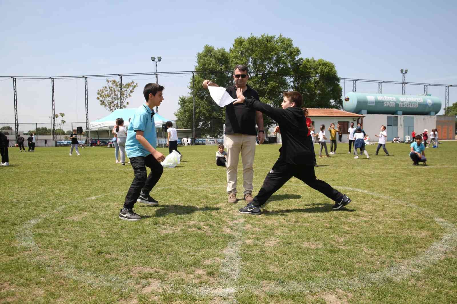 Nilüfer spor şenliklerinde geleneksel oyunlar da oynanıyor Nilüfer spor şenliklerinde geleneksel oyunlar da oynanıyor