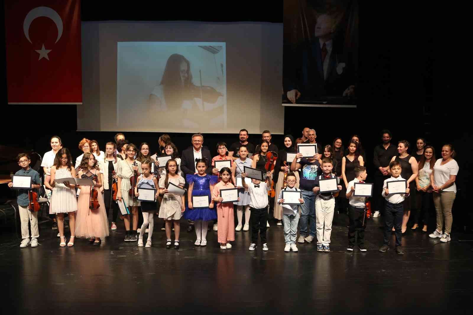 niluferde yilsonu konserinde muhtesem performans 247c6f6