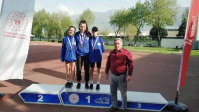 Osmangazili atletler zirveden inmiyor