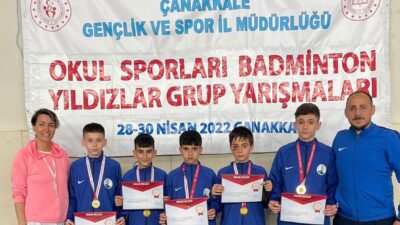 Osmangazili badmintoncular birincilik kürsüsünde