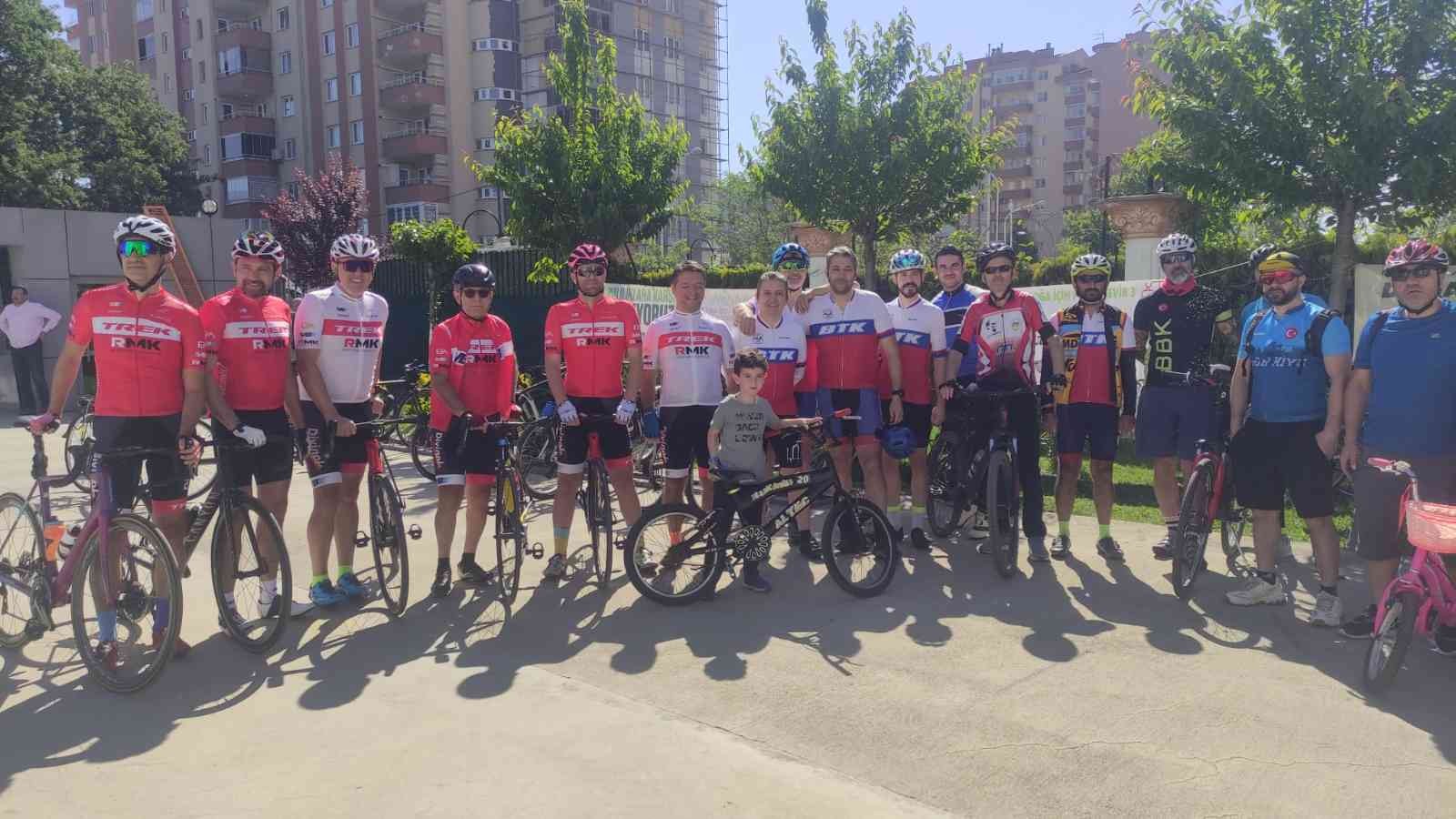 Bursa’da pedallar lösemili ve kanserli çocuklar için çevrildi