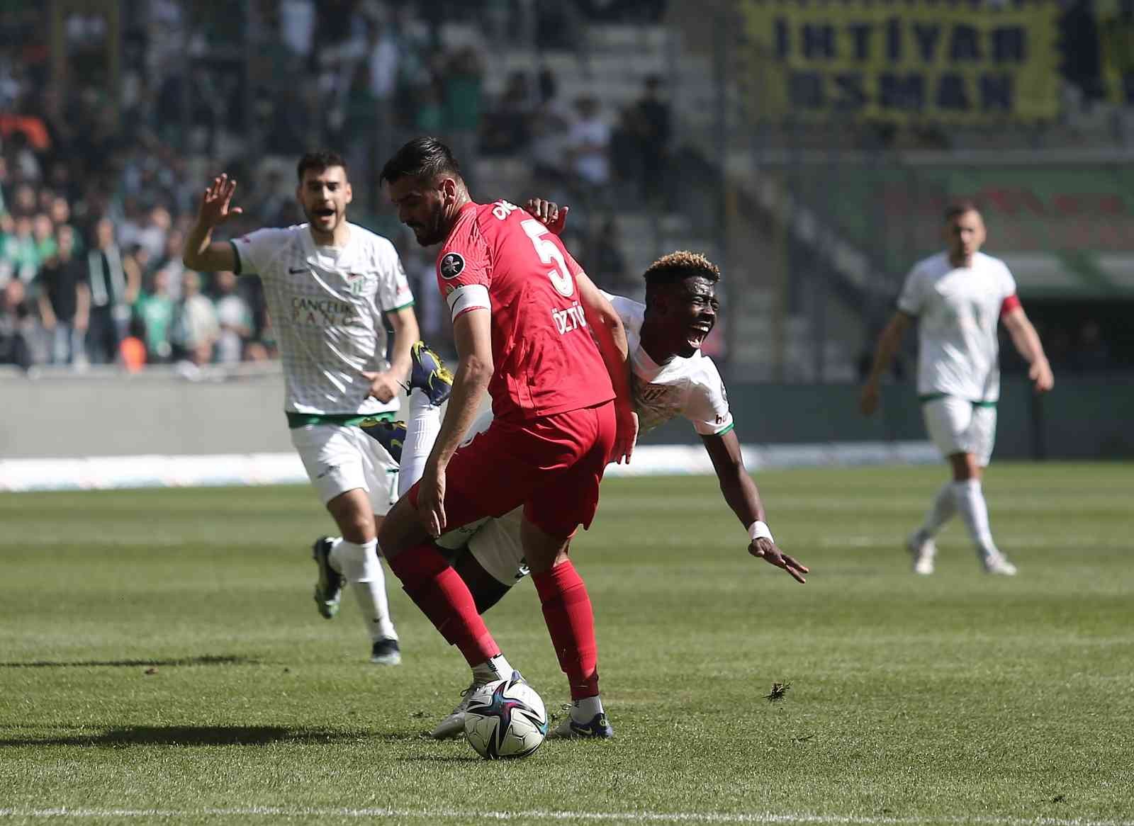 Bursaspor’a hayat veren gol! Yok böyle sevinç…