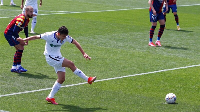 İspanya La Liga ekiplerinden Getafe'de forma giyen milli futbolcu Enes