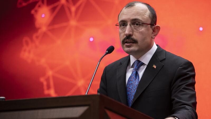 Ticaret Bakanı’ndan Bursa’da önemli mesajlar Ticaret Bakanı Mehmet Muş, "Bu şartlar içinde 7,3'lük büyüme gerçekten