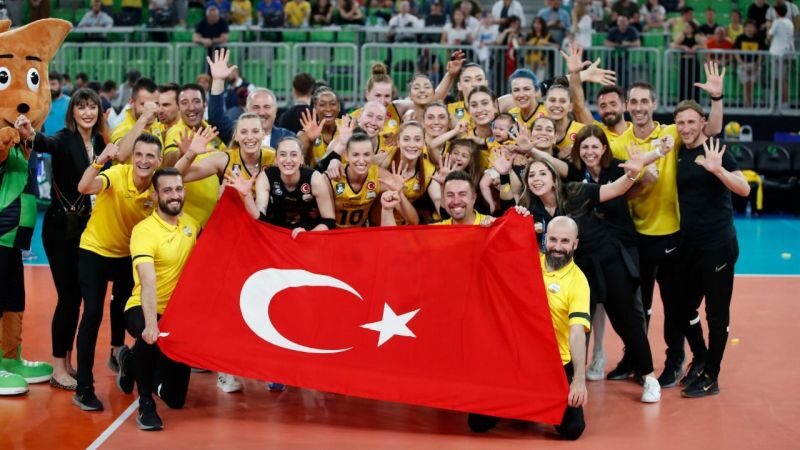 VakıfBank Kadın Voleybol Takımı, CEV Şampiyonlar Ligi Süper Finali'nde İtalya'nın