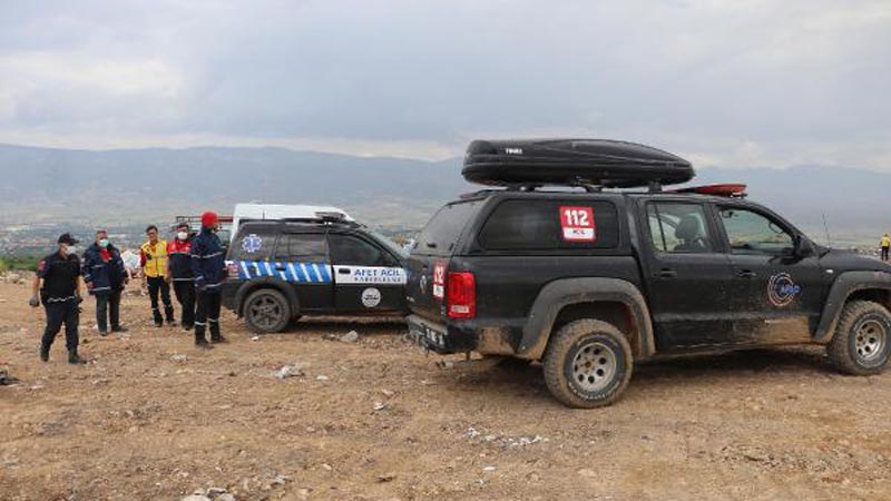 Kayıp iki genç aranıyor! Telefonları ve kan izleri bulundu