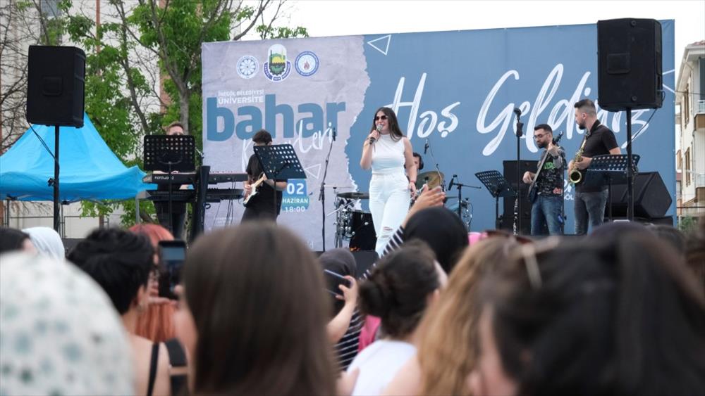 3262 universite yaza konserle merhaba dedi 322dd344 f3f2 4846 ac29 78482b5384db