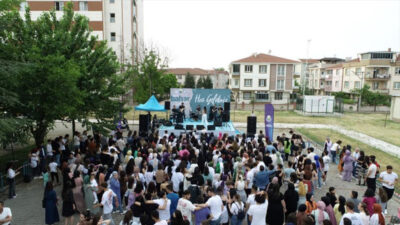 İnegöl Belediyesi, Uludağ Üniversitesi İnegöl Yerleşkesinde öğrenciler için Yaz Konseri