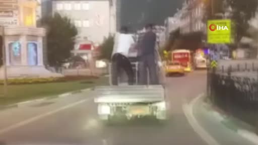 Bursa’da tehlikeli yolculuk! O anlar kamerada