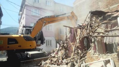Bursa’da o binalar yıkıldı