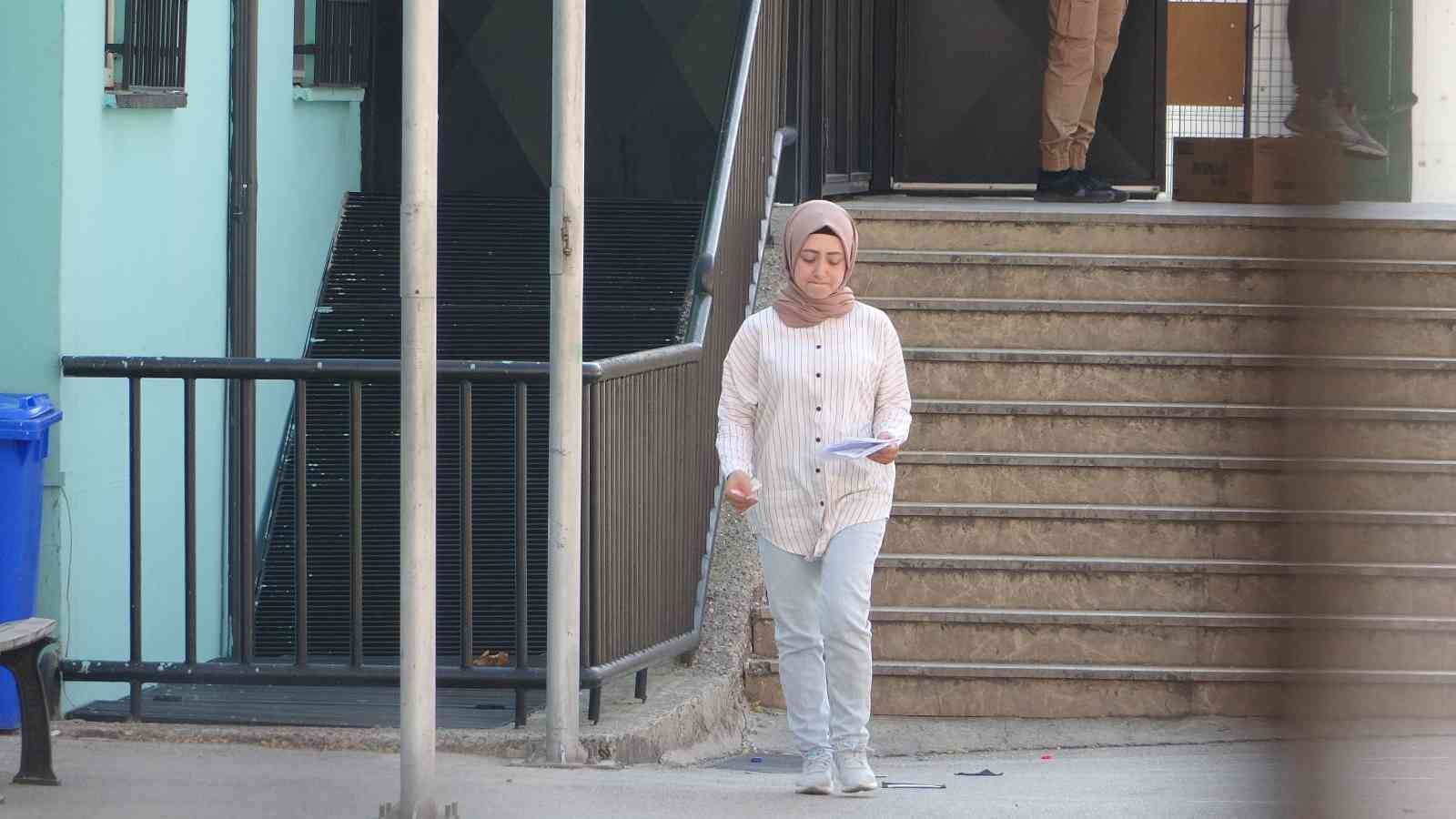 Bursa’da 40 saniye geç kaldı, YKS’ye giremedi