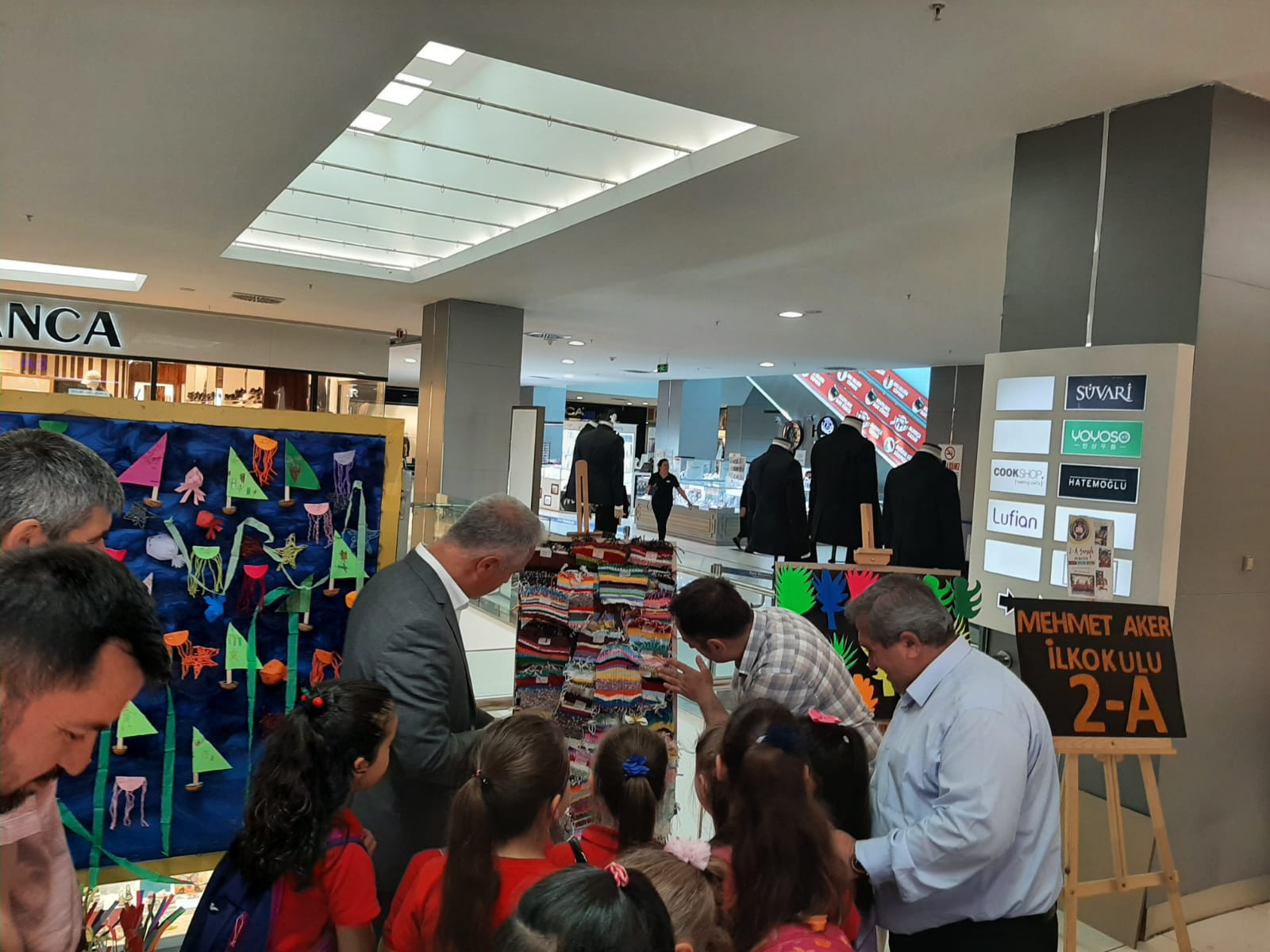 Bursa’da el emeği ürünlerini AVM’de sergilediler