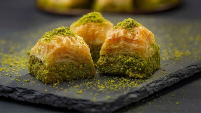 Baklava alırken dikkat! Fıstık yerine bakın ne aldı?