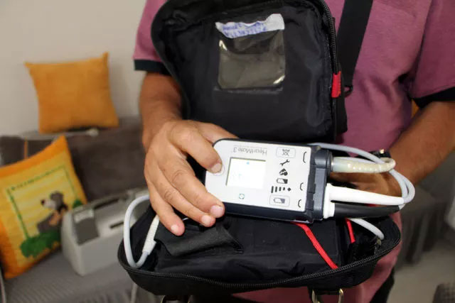 2 yıldır kalbini çantasında taşıyor! “Bu makine olmasaydı 2 yıllık ölüydüm”