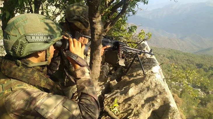 MSB duyurdu! Sınırdan yasa dışı yollarla geçmeye çalışan 68 kişi yakalandı