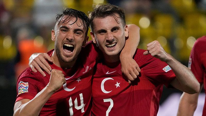 Mourinho, Yunus Akgün’ün peşinde