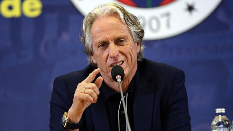Fenerbahçe’de Jesus dönemi başladı! İmza töreninde neler söyledi? Fenerbahçe Teknik Direktörü Jorge Jesus, "Kendi ekibime güveniyorum. Futbolcuların, teknik