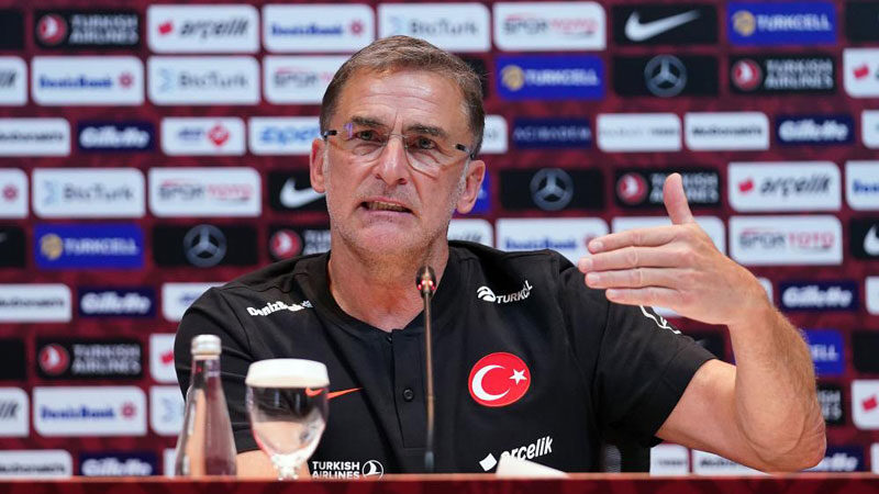 Stefan Kuntz: Kendi tarihlerini yazmak istiyorlar A Milli Takım Teknik Direktörü Stefan Kuntz, "Burak'ın milli takımı