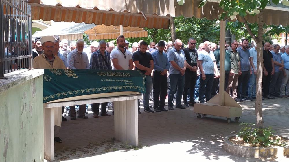 Bursa’daki aile faciası! Acılı anne fenalık geçirdi