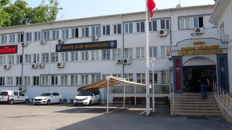 Bursa Polisi hırsızlara göz açtırmıyor Bursa’da Kestel ilçe emniyet müdürlüğü hırsızlıkla mücadeleye yönelik yapılan çalışmalar