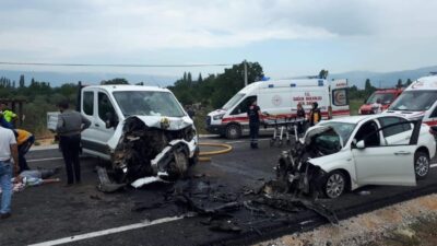 Bursa’da korkunç kaza! Kafa kafaya çarpıştılar