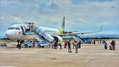 O ülkeden seferler başladı! İlk Uçak Bursa’ya geldi