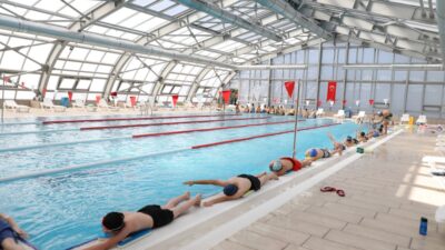 Yaz okulu yüzme kursu kayıtları başlıyor