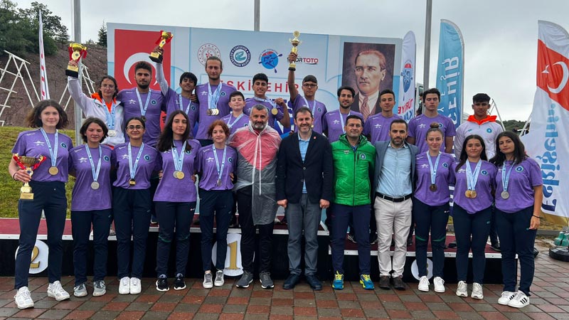 Büyükşehirli kanoculardan 4 kupa, 36 madalya Büyükşehirli kanoculardan 4 kupa, 36 madalya