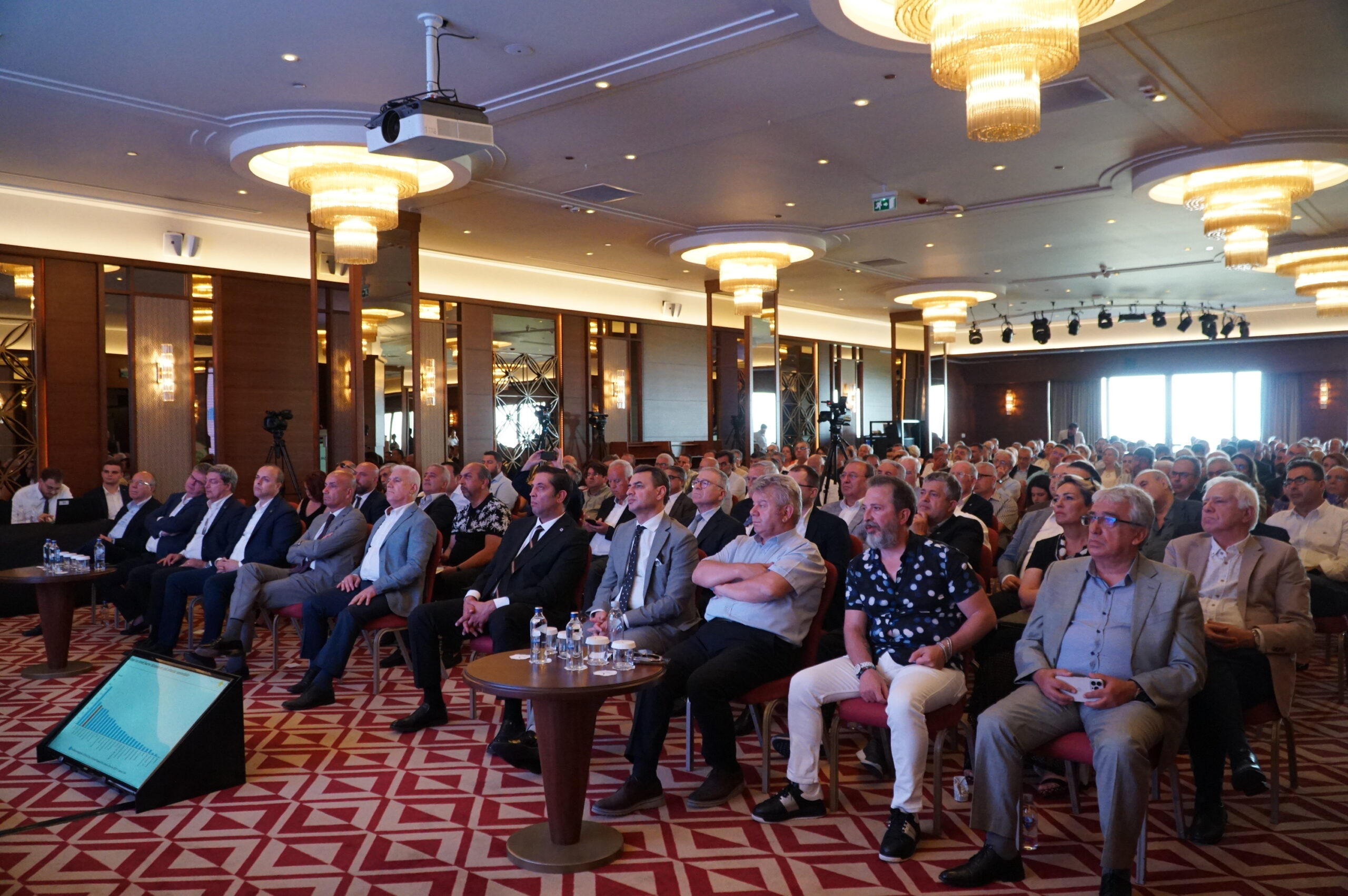 İYİ Parti’den Bursa’da ekonomi paneli! ‘Krize İyi Çözüm Önerileri’