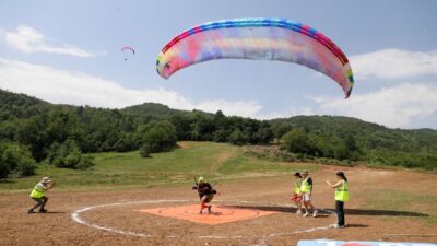 Türkiye Yamaç Paraşütü Şampiyonası İnegöl’de yapıldı