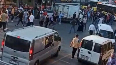 Taciz iddiası ortalığı karıştırdı! Mahalle savaş alanına döndü