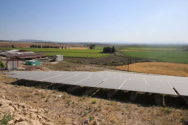 Ot bitmeyen tarlada bu sistemi kurdu! Ayda 1 milyon 250 bin lira kazanıyor