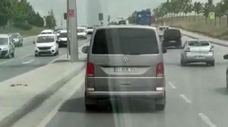 Görüntüler tepki çekmişti! Ambulansa yol vermeyen sürücüye ceza Görüntüler tepki çekmişti! Ambulansa yol vermeyen sürücüye ceza