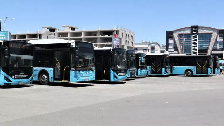 Turizm sezonu açıldı, toplu taşıma araçları şoförsüz kaldı Turizm sezonu açıldı, toplu taşıma araçları şoförsüz kaldı