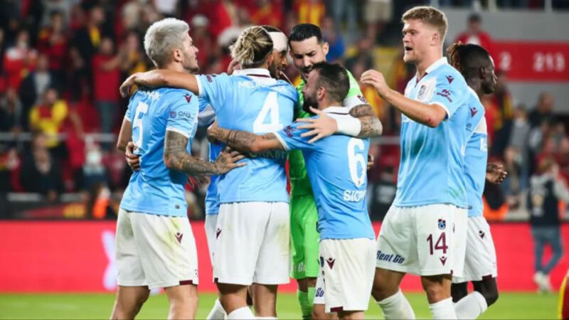Trabzonspor, Acun Ilıcalı’ya tüm kapıları kapattı! Milli futbolcu hiçbir yere gitmiyor Trabzonspor'un Acun Ilıcalı'nın sahibi olduğu Hull City tarafından Berat Özdemir'e