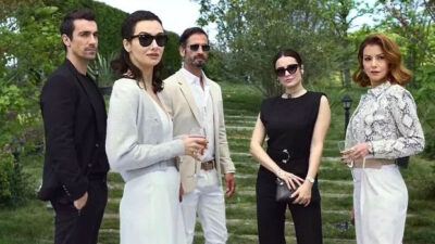 11 yaş küçük sevgilisiyle sosyal medyayı salladı