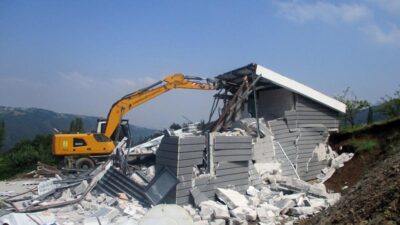 Uludağ eteklerinde kaçak yapı operasyonu