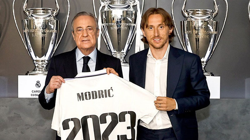 Modric Real Madrid’de kaldı Real Madrid sözleşmesi sona eren Luka Modric ile 1 yıllık