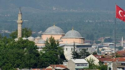 Bursa’da bilinmeyen gerçekler! Hiçbir dernek bu kadar Türk bayrağı dağıtmadı…