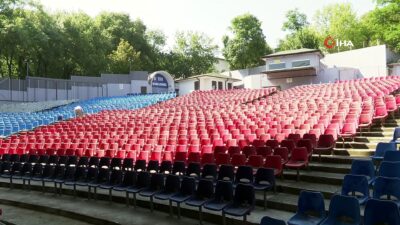 Bursa’da Açıkhava Tiyatrosu yıkılacak mı? Başkan Aktaş yeni kararı OLAY’da açıkladı…