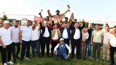 Bursa Büyükşehir Belediyesporlu yağlı güreşçilerden 4 organizasyonda 10 madalya