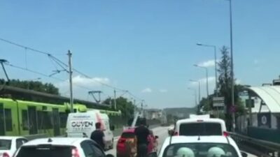 Bursa’da kaçan boğalar trafiği kilitledi