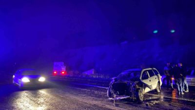 Bursa’da feci kaza! Kamyon ile çarpışan otomobilin sürücüsü…