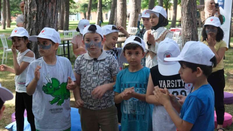 Bursa’da pandemi döneminde yakınlarını kaybeden çocuklar, İl Milli Eğitim Müdürlüğü’nün