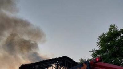 Bursa’da tarihi ev alev alev yandı