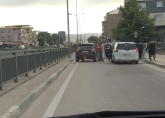 Bursa’da yol verme kavgası