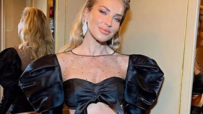 Burcu Esmersoy güneşe doydu