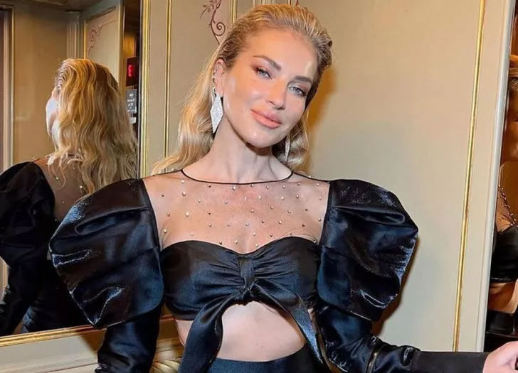 Burcu Esmersoy güneşe doydu