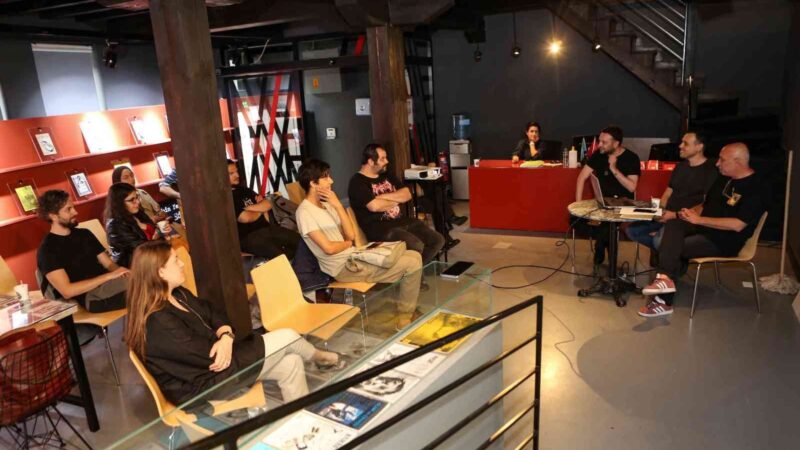 Edebiyat Müzesi’nde fanzin kültürü ve edebiyatı ele alındı Nilüfer Belediyesi Edebiyat Müzesi, “Yukarı Bak” isimli sergi etkinlikleri çerçevesinde